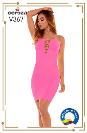 Ref. 004 -V3671 Vestido corto con hombros descubiertos de la marca CEREZA, que tiene un hermosos decorado frontal en escote - Ropa Colombiana
