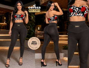 Ref. 004 -C1073 Conjunto Marca CEREZA Original Colombiano con Blusa Veraniega de Hombros descubiertos y pantalón Negro con Pretina Alta y decorado en el frente - Ropa Colombiana